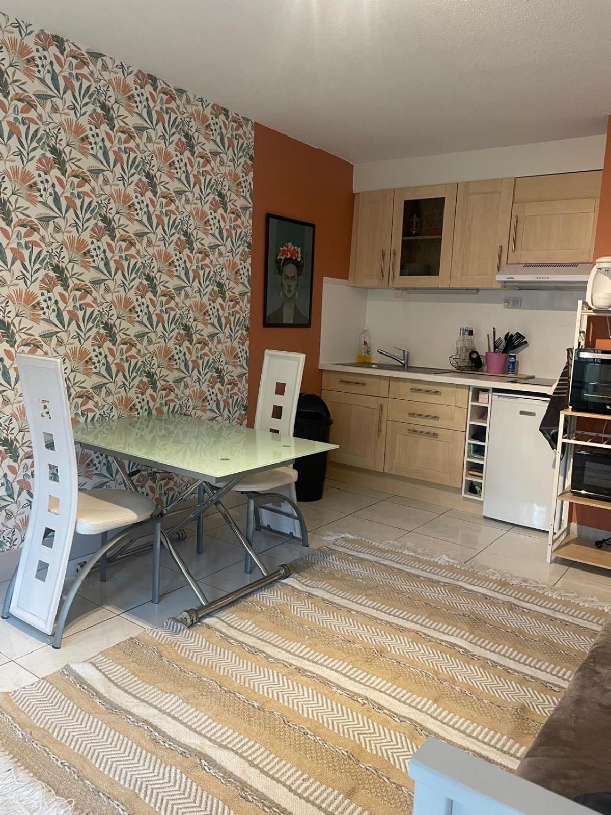 Le Val Fleuri Apartment Sete Exterior photo